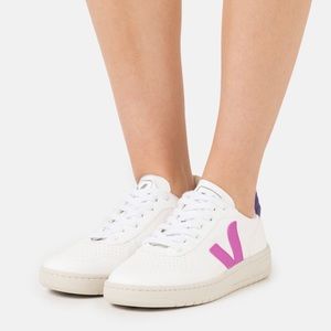 Veja V-10 Ultraviolet Purple sneakers